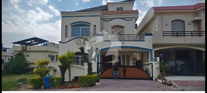 10 Marla Luxury House with Basement for Sale Sector C1, Bahria Enclave Islamabad