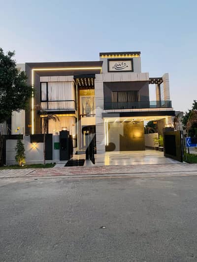 بحریہ ٹاؤن رفیع بلاک بحریہ ٹاؤن سیکٹر ای,بحریہ ٹاؤن,لاہور میں 5 کمروں کا 10 مرلہ مکان 3.55 کروڑ میں برائے فروخت۔
