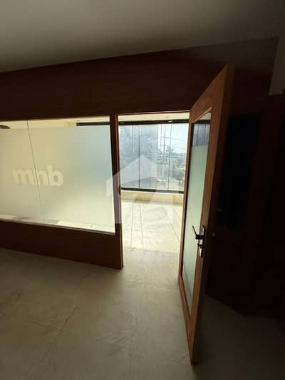 4 Marla Floor With Elevator