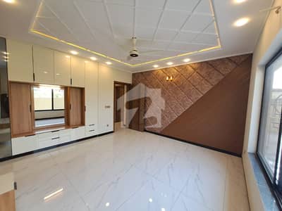 1 Kanal House For Sale