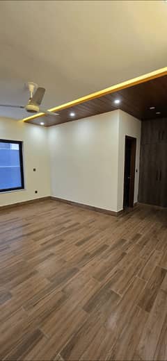 1 Kanal Brand New House Front Open