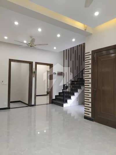 5 Marla Non-Furnished House for Rent in Bahria Town Lahore Ideal Family Home