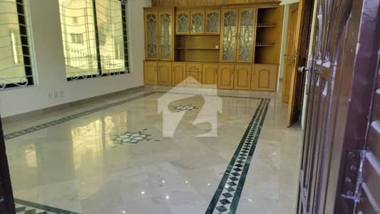 BEAUTIFUL UPPER PORTION FOR RENT
