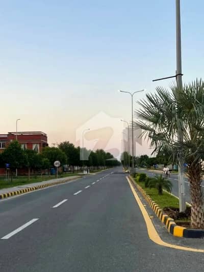 ڈی ایچ اے فیز 7 - بلاک ایکس فیز 7,ڈیفنس (ڈی ایچ اے),لاہور میں 1 کنال رہائشی پلاٹ 5.5 کروڑ میں برائے فروخت۔