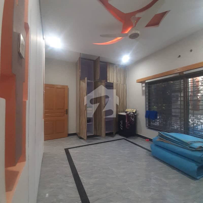 House For Rent In G-13 (7 Marla) House For Rent In G-13 (7 Marla)