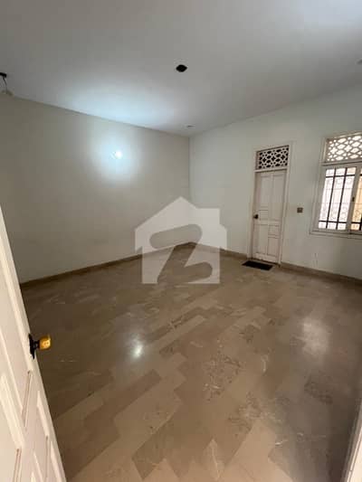 240 sq yard  2nd floor with roof 3 bed dd