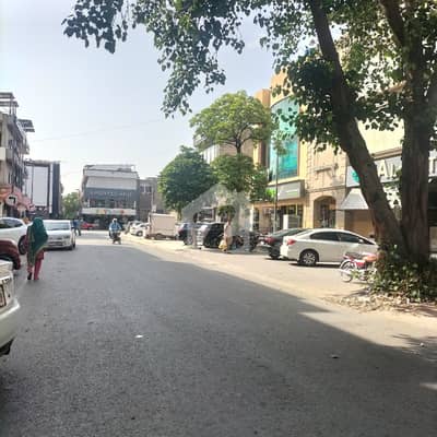 2 MARLA SHOP HOT LOCATION DHA H MARKET