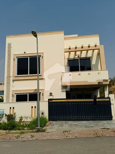 Bahria Town Phase 8  5 Marla House Available For Rent