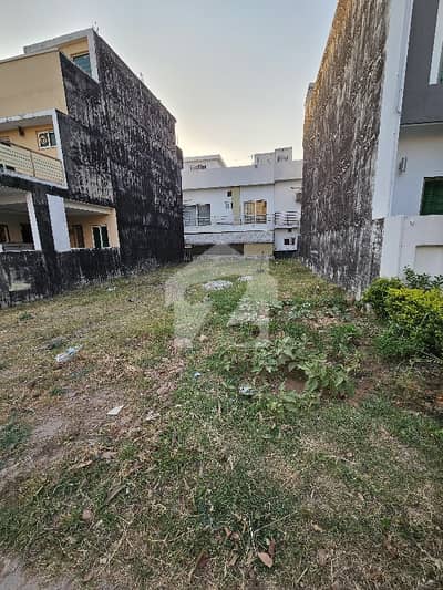 5 Marla boulevard category plot available for sale in bahria enclave Islamabad.