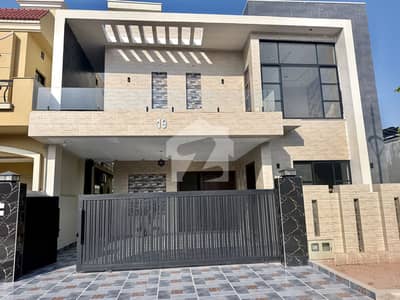 Brand New 10 Marla Owner Made House Available For Sale