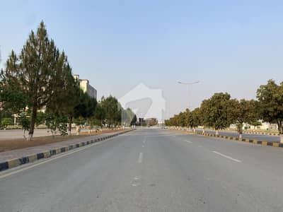 ایم پی سی ایچ ایس ۔ ملٹی گارڈنز بی ۔ 17,اسلام آباد میں 5 مرلہ رہائشی پلاٹ 66.0 لاکھ میں برائے فروخت۔