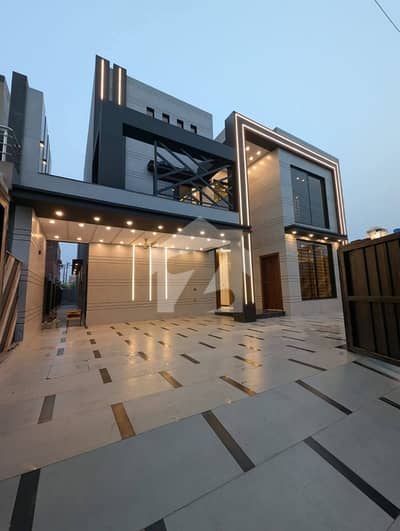 EXCLUSIVE LISTING: PARK-FACING LUXURY HOME 1 KANAL HOUSE FOR SALE IN NESPAK 3, LAHORE