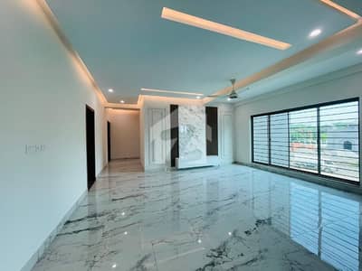 Spacious Brand New 4 Bed Open View apartment for Sale in Askari 10 Sec-S!