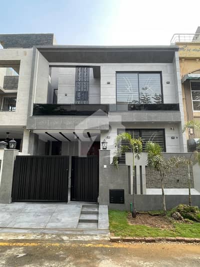 7 Marla Luxury House In Lake City M7A | Prime Location | Move-In Ready