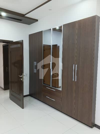 1 kanal upper portion for rent in DHA phase 6 hot location