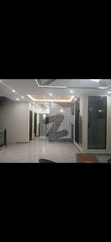 ڈی ایچ اے 11 رہبر سیکٹر 1 ڈی ایچ اے 11 رہبر,لاہور میں 5 کمروں کا 10 مرلہ مکان 2.25 لاکھ میں کرایہ پر دستیاب ہے۔