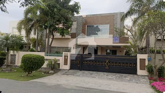 1 KANAL ELEGANT AND SEMI FURNISHED SUPER HOT LOCATED FACING PARK BUNGALOW IS AVAILABLE IN THE BEST BLOCK OF DHA LAHORE.