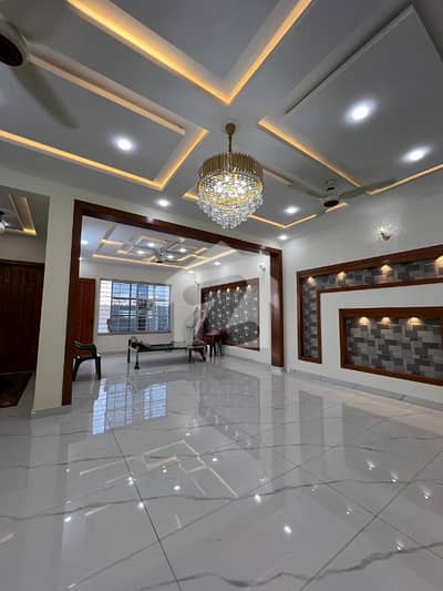 G13 Luxury Ground Portion For Rent Size 30*60