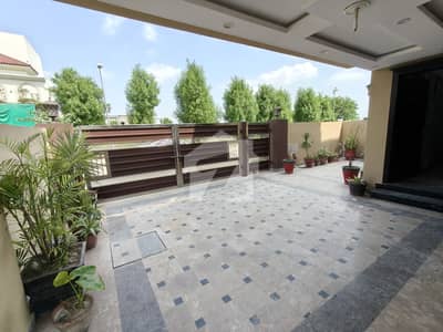 Affordable & Elegant 10 Marla House In Ghaznavi Block Prime Location
