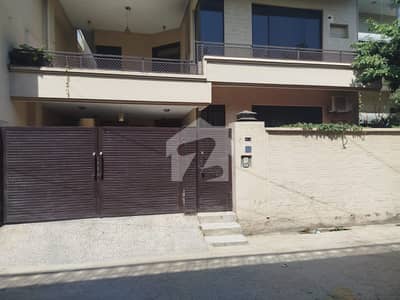 Urgent Sale, Double Unit House with Solid Construction for Sale Lane 5 Peshawar Road