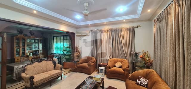 E-11/3 (NPF) 500 Square Yards, Full Basement, 9 Bedrooms, Price 15.50 Crores House For Sale
