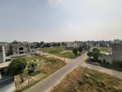 Corner 10 Marla Standard Plot Best Location