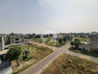 Corner 10 Marla Standard Plot Best Location