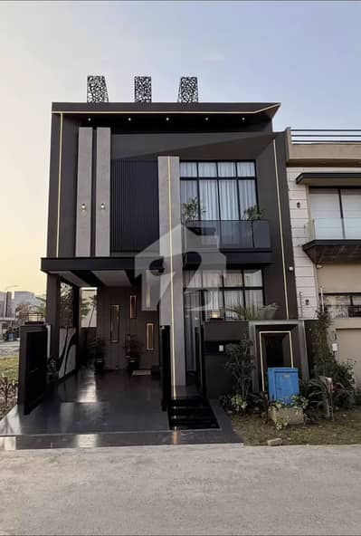 5 Marla full Modren house in Dha 9 town