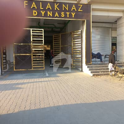 1050 Square Feet Flat For sale In Rs. 11000000Only