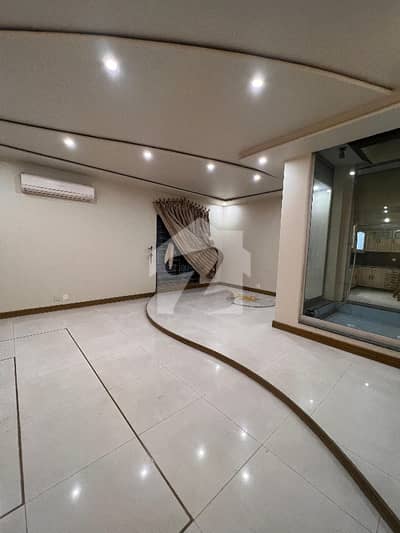 ڈی ایچ اے فیز 1 - سیکٹر ڈی ڈی ایچ اے ڈیفینس فیز 1,ڈی ایچ اے ڈیفینس,اسلام آباد میں 5 کمروں کا 1 کنال مکان 8.25 کروڑ میں برائے فروخت۔