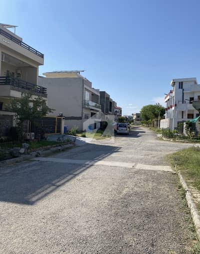 Gulberg Residencia Block K 7 Marla develp with possession Avb for sale