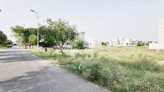 Most Premium Location Y 700 Residential 1 Kanal Plot - Ideal Living Near 150' Road Cover By Luxury Houses