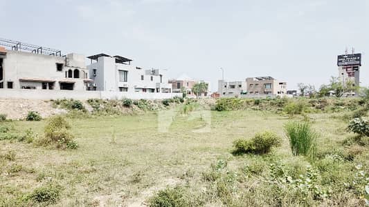 70 Feet Road Back 500 Feet From Grand Park Near Future Community Club Seller 100% Willing U BLOCK DHA PHASE 8