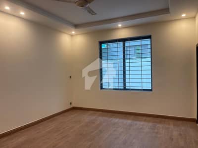 F-10 New Upper Portion 4 Bedroom 666 Sq Y Wooden Floor Separate Gate Best Location For Rent F-10 New Upper Portion 4 Bedroom 666 Sq Y Wooden Floor Separate Gate Best Location For Rent