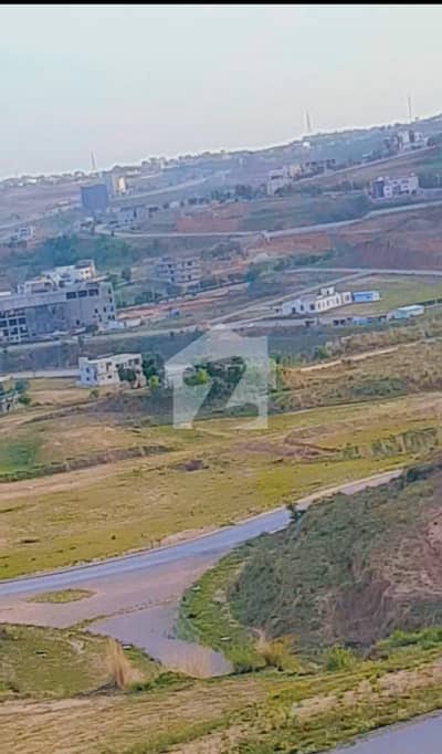 Prime Location Sector C 1kanal Plot For Sale 60feet Road