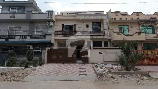 پی ڈبلیو ڈی ہاؤسنگ سوسائٹی ۔ بلاک سی پی ڈبلیو ڈی ہاؤسنگ سکیم,اسلام آباد میں 6 کمروں کا 10 مرلہ مکان 4.5 کروڑ میں برائے فروخت۔