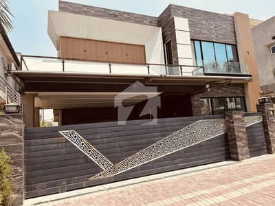بحریہ ٹاؤن فیز 5 بحریہ ٹاؤن راولپنڈی,راولپنڈی میں 5 کمروں کا 1 کنال مکان 9.0 کروڑ میں برائے فروخت۔ بحریہ ٹاؤن فیز 5 بحریہ ٹاؤن راولپنڈی,راولپنڈی میں 5 کمروں کا 1 کنال مکان 9.0 کروڑ میں برائے فروخت۔