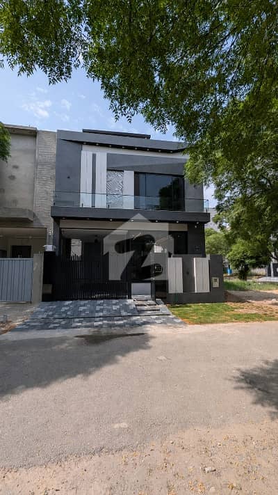 5 marla Ultra modern brand new house for sale