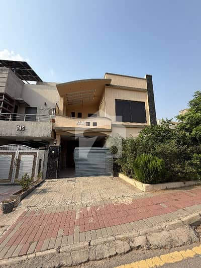 5 Marla Park Face House For Sale