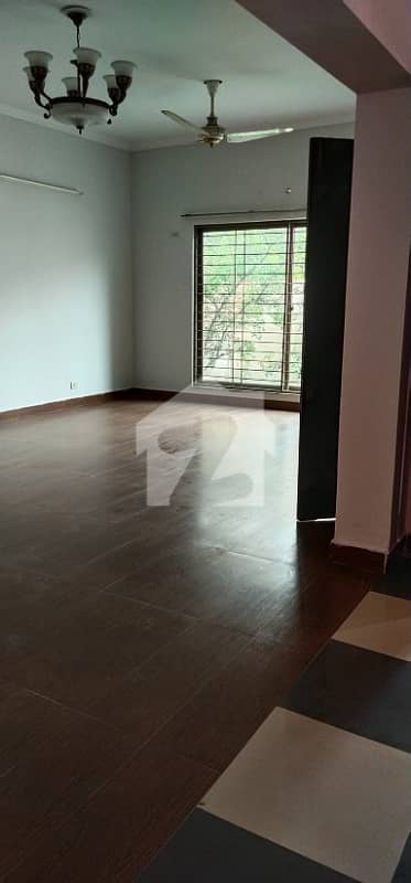 12 MARLA 3 BEDROOM PORTION AVAILABLE FOR RENT