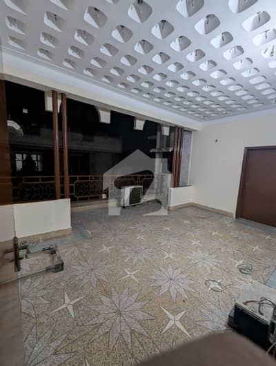 Allama Iqbal Town 10 Marla Upper Portion For Rent