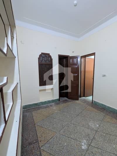 Allama Iqbal Town 10 Marla Upper Portion For Rent