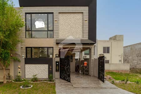 5 MARLA HOUSE BRAND NEW BEAUTIFUL LOCATION AVAILABLE FOR RENT