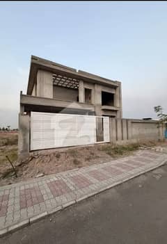 01 Kanal Grey Structure House For Sale