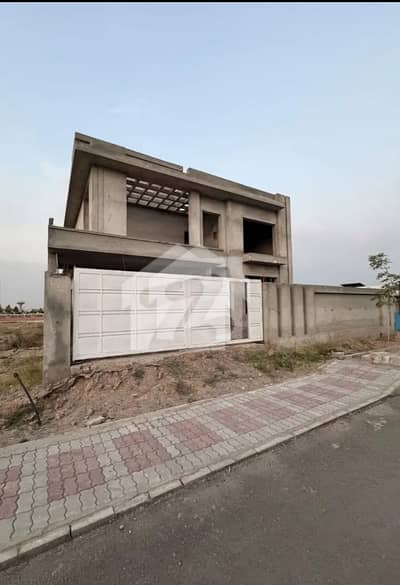 01 Kanal Grey Structure House For Sale
