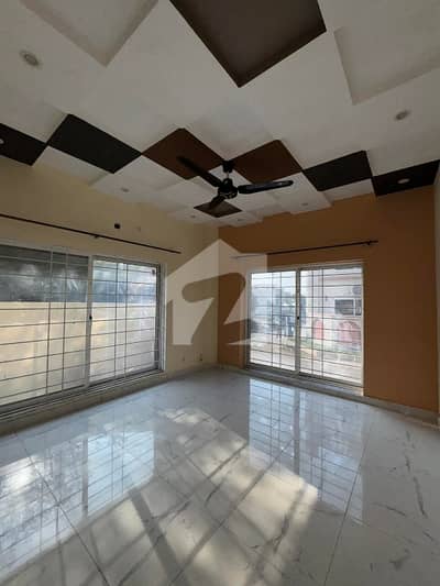 7 Marla Spanish Desighner House Available For Rent Gas Installed Corner Double Carporch