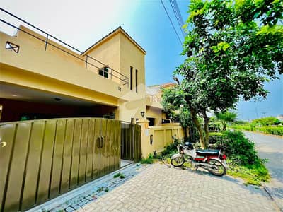 Corner 10 Marla 5-Bedroom House Available For Sale In Sector-C Askari-10 Lahore Cantt