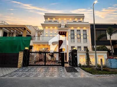 10 Marla classic home available in citi housing D block