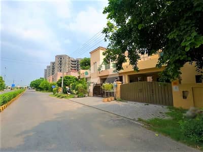 Ideal Location 10-Marla 05-Bedroom House For Sale In Sector-D, Askari-10, Lahore
