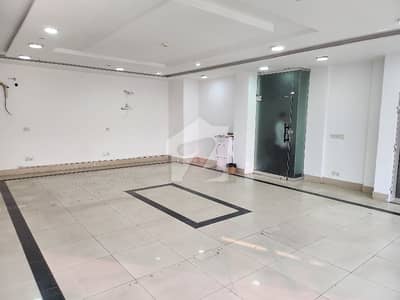 ڈی ایچ اے فیز 3 ڈیفنس (ڈی ایچ اے),لاہور میں 4 مرلہ Studio عمارت 5.1 لاکھ میں کرایہ پر دستیاب ہے۔